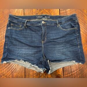 Torrid Perfect 5” Short, Vintage Stretch